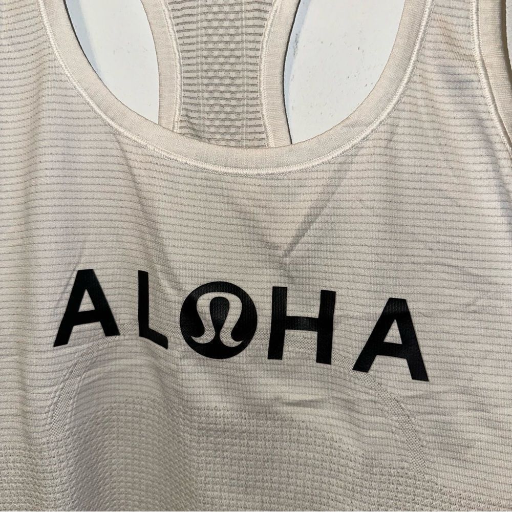Lululemon Aloha Hawaii Bundle of Cropped Tank Top and Short Sleeve Women 8 / 10 - Picture 8 of 11